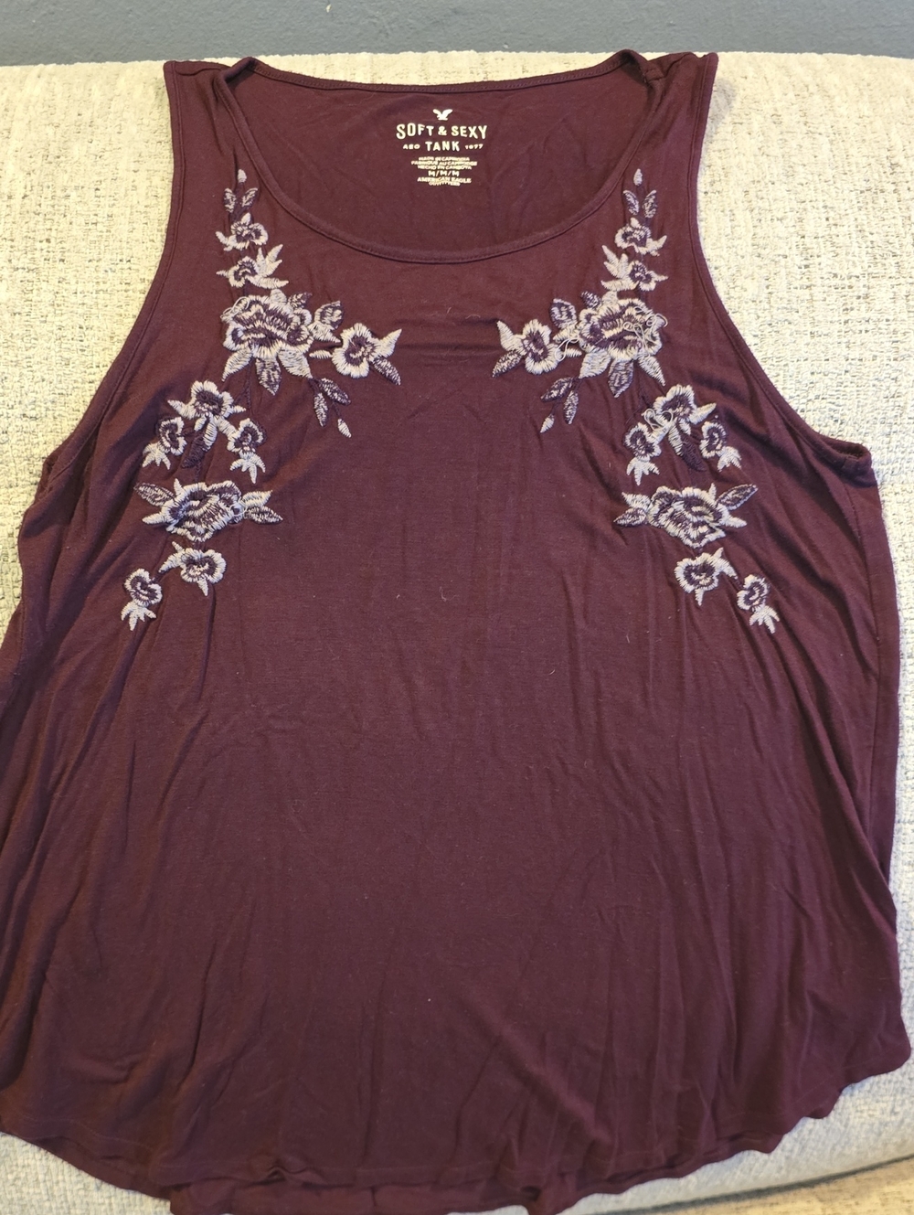 American Eagle Maroon Floral Embroidered Tank Top. Womens Size M